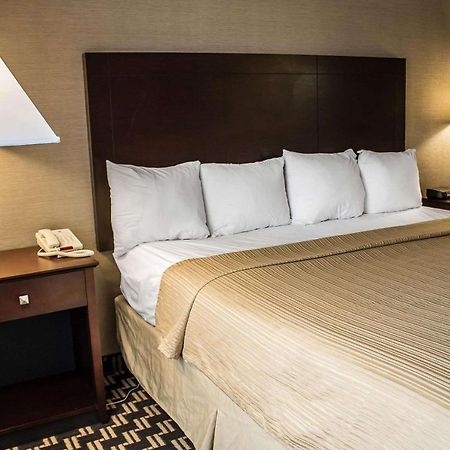 Quality Inn & Conference Center Akron Luaran gambar
