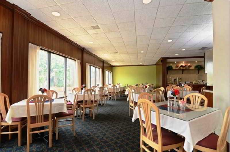 Quality Inn & Conference Center Akron Restoran gambar