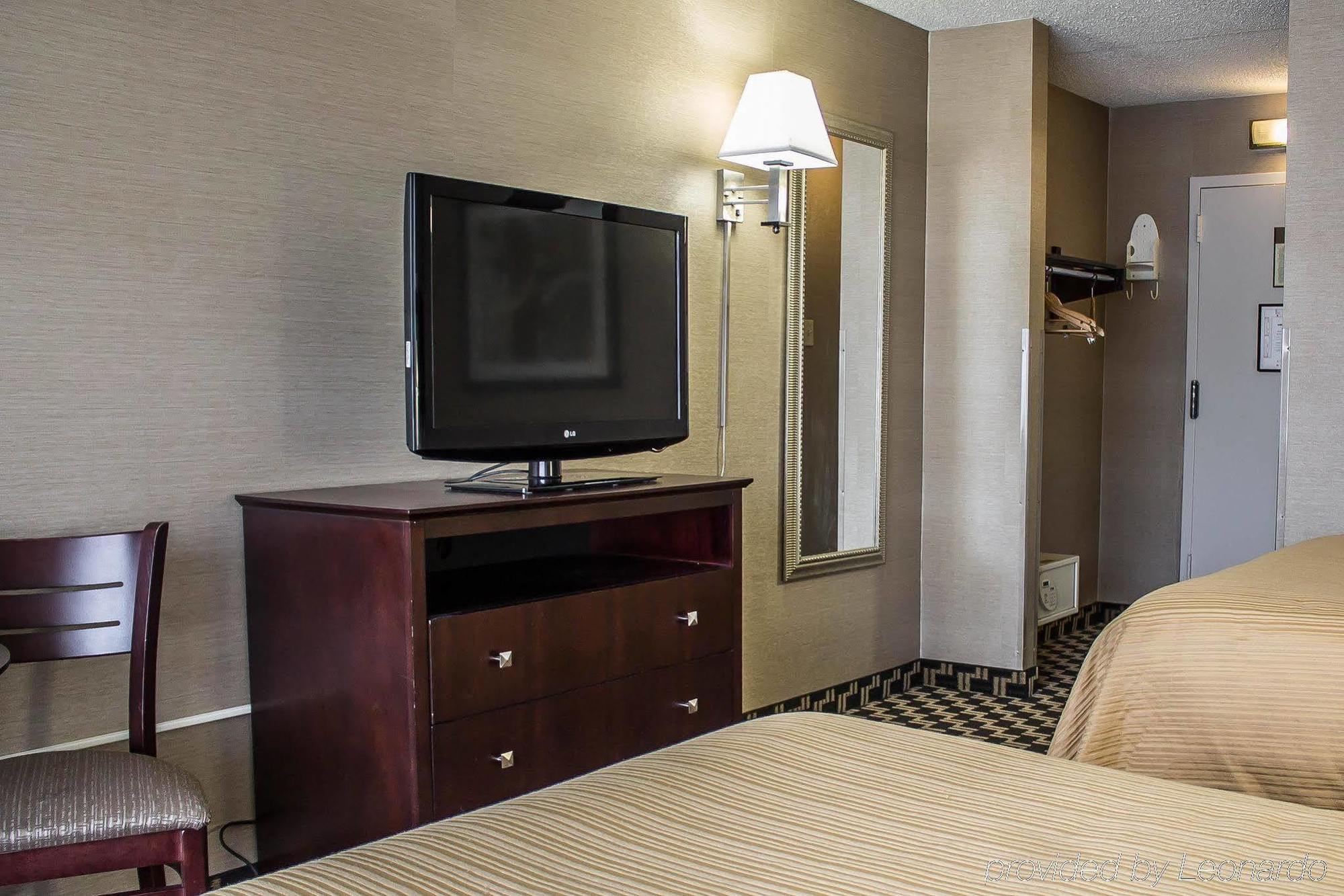 Quality Inn & Conference Center Akron Luaran gambar