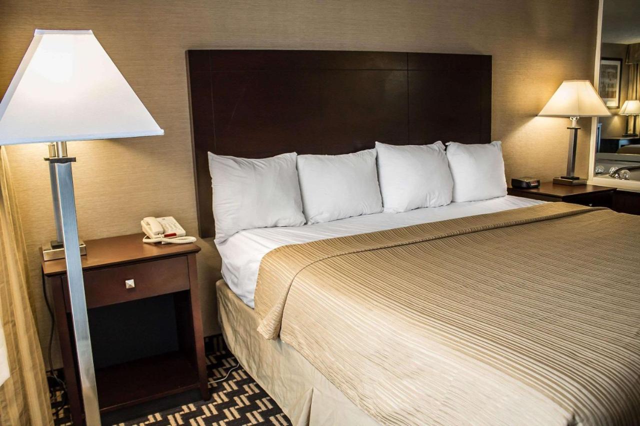 Quality Inn & Conference Center Akron Luaran gambar