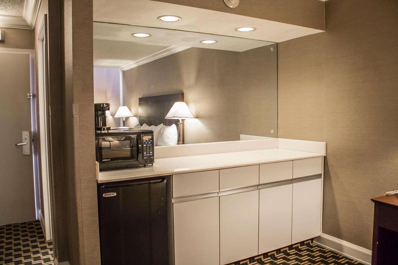 Quality Inn & Conference Center Akron Luaran gambar