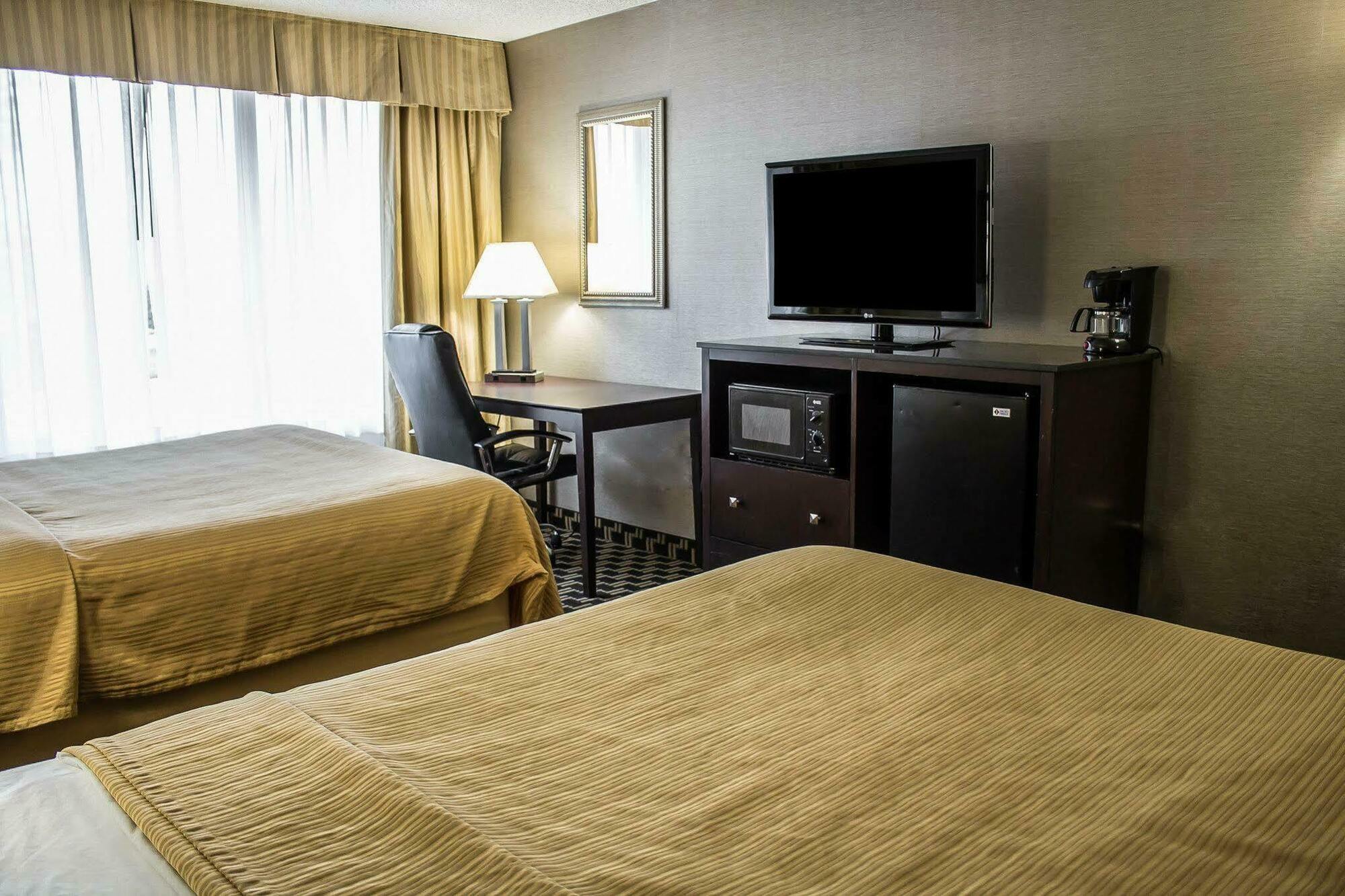 Quality Inn & Conference Center Akron Luaran gambar