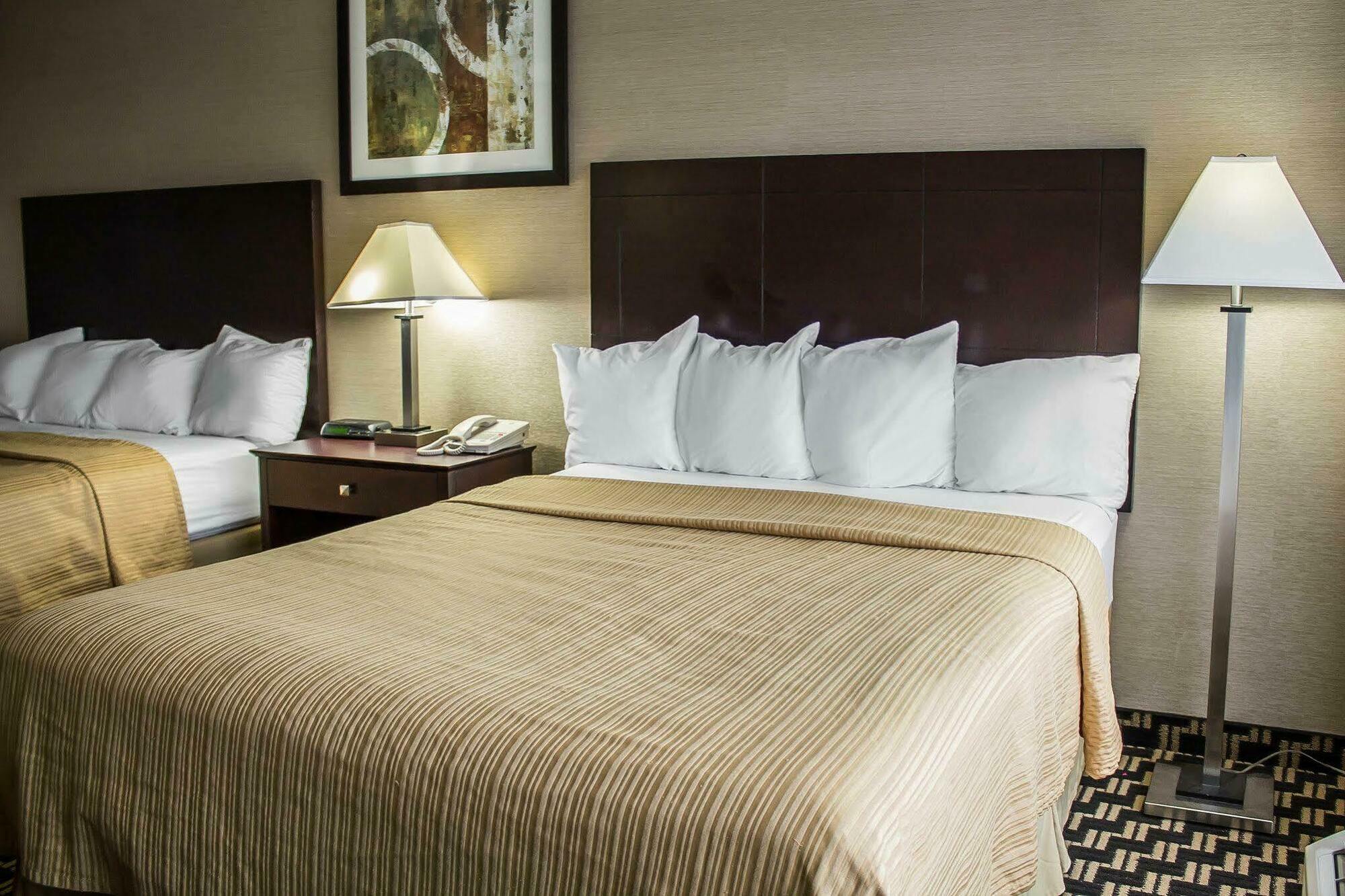 Quality Inn & Conference Center Akron Luaran gambar